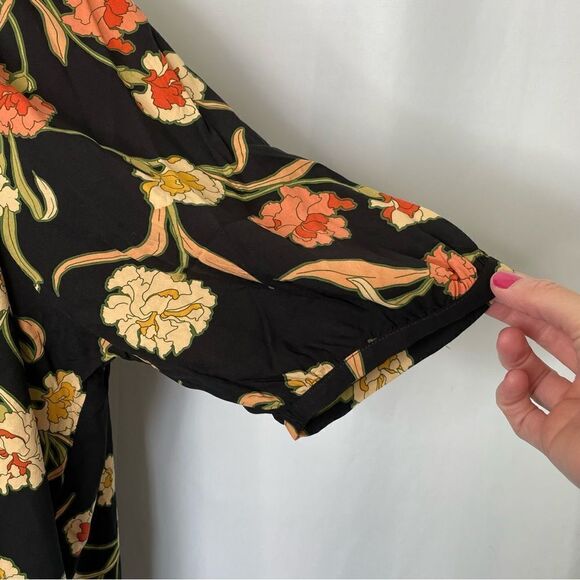 DR2 Black Floral Short Sleeve Button Down Top size XL - Picture 3 of 8